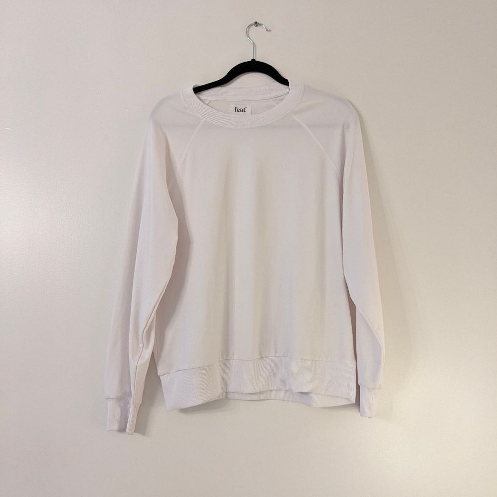 feat Flowtech Long Sleeve white Crewneck size medium